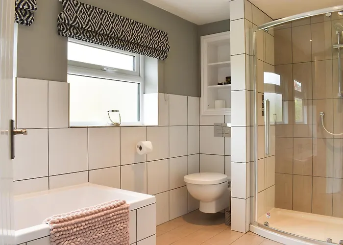 The At Stainsacre Hall بيت للعطل Hawsker