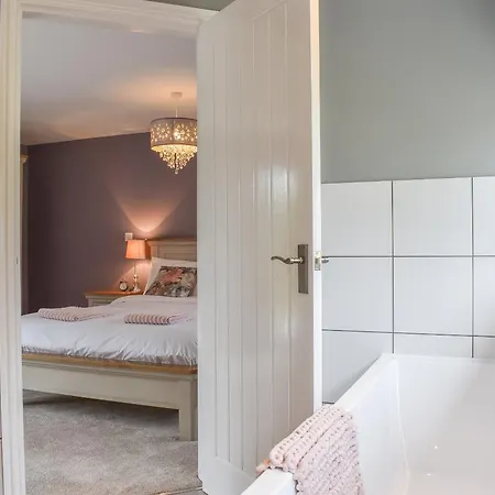 בית נופש The At Stainsacre Hall